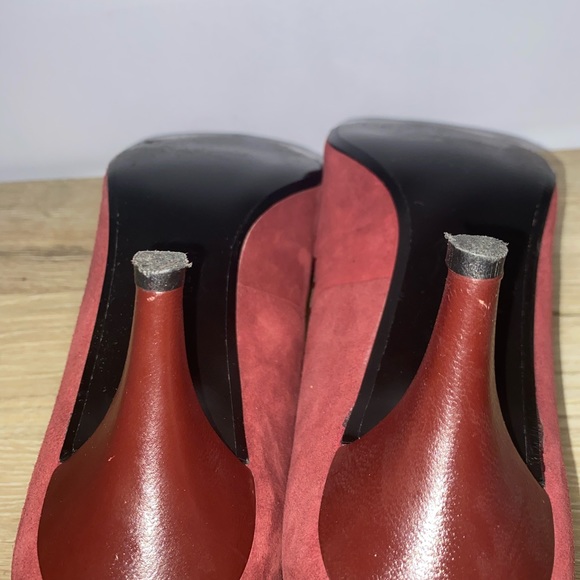 J.Renee Burgundy Heels with Embellishments - Picture 6 of 6